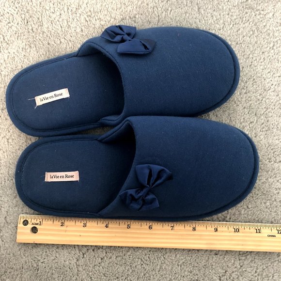 *FREE WITH PURCHASE* Navy Slippers Size L - Picture 4 of 4